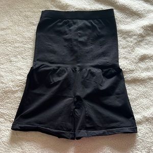 Postpartum Belly Support Girlshort - only worn twice in great condition
